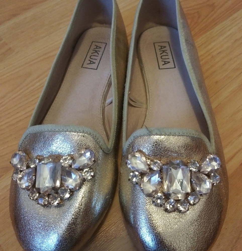Gold flats with embellishments